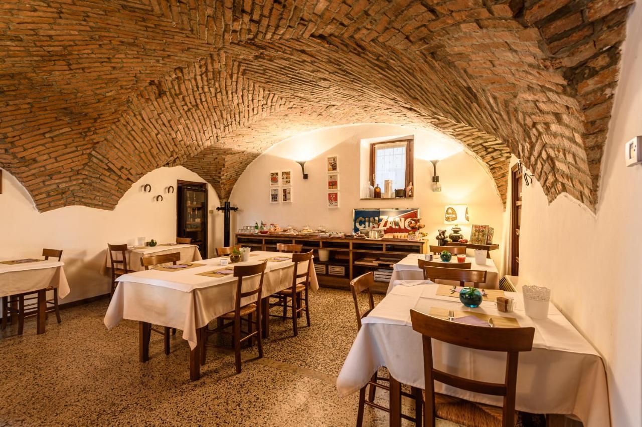 Il Glicine B&B Ristorante Cazzago San Martino Bagian luar foto