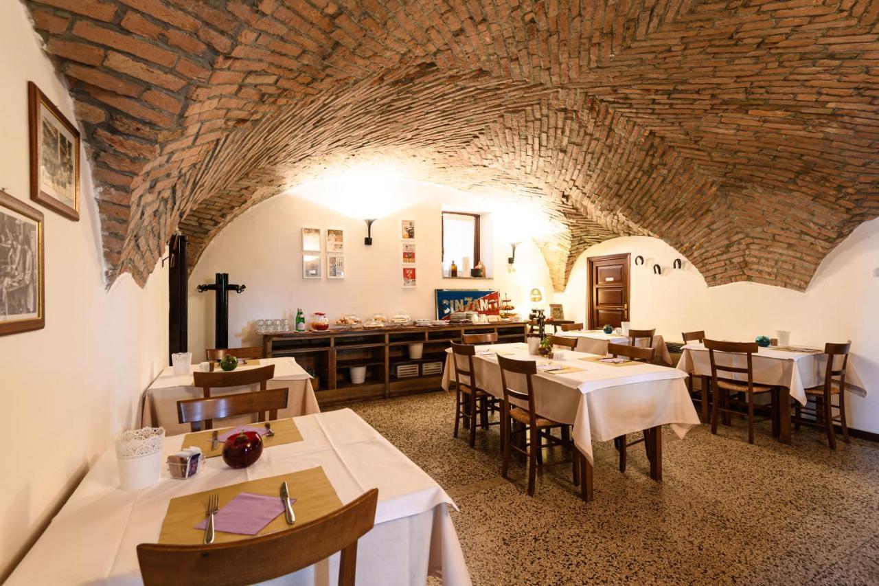Il Glicine B&B Ristorante Cazzago San Martino Bagian luar foto