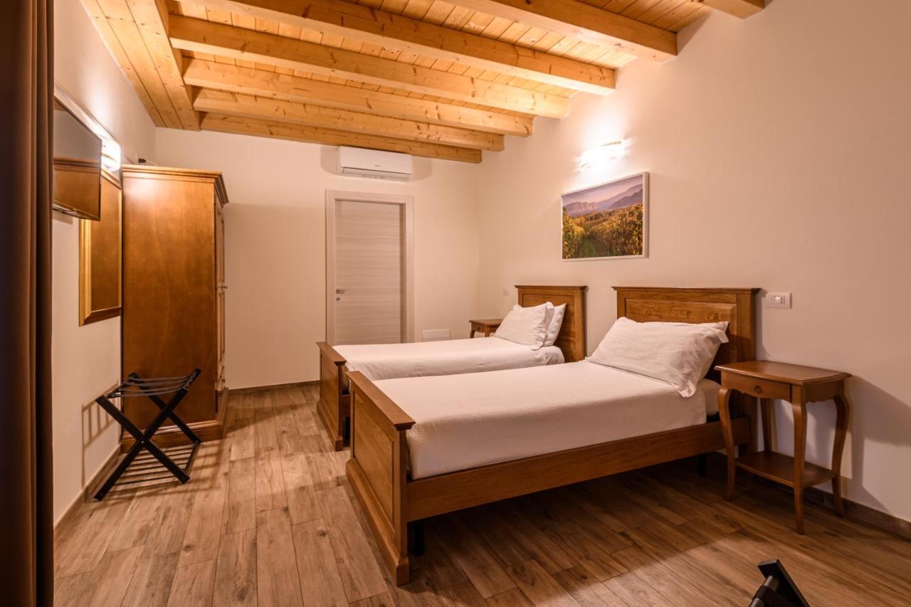 Il Glicine B&B Ristorante Cazzago San Martino Bagian luar foto