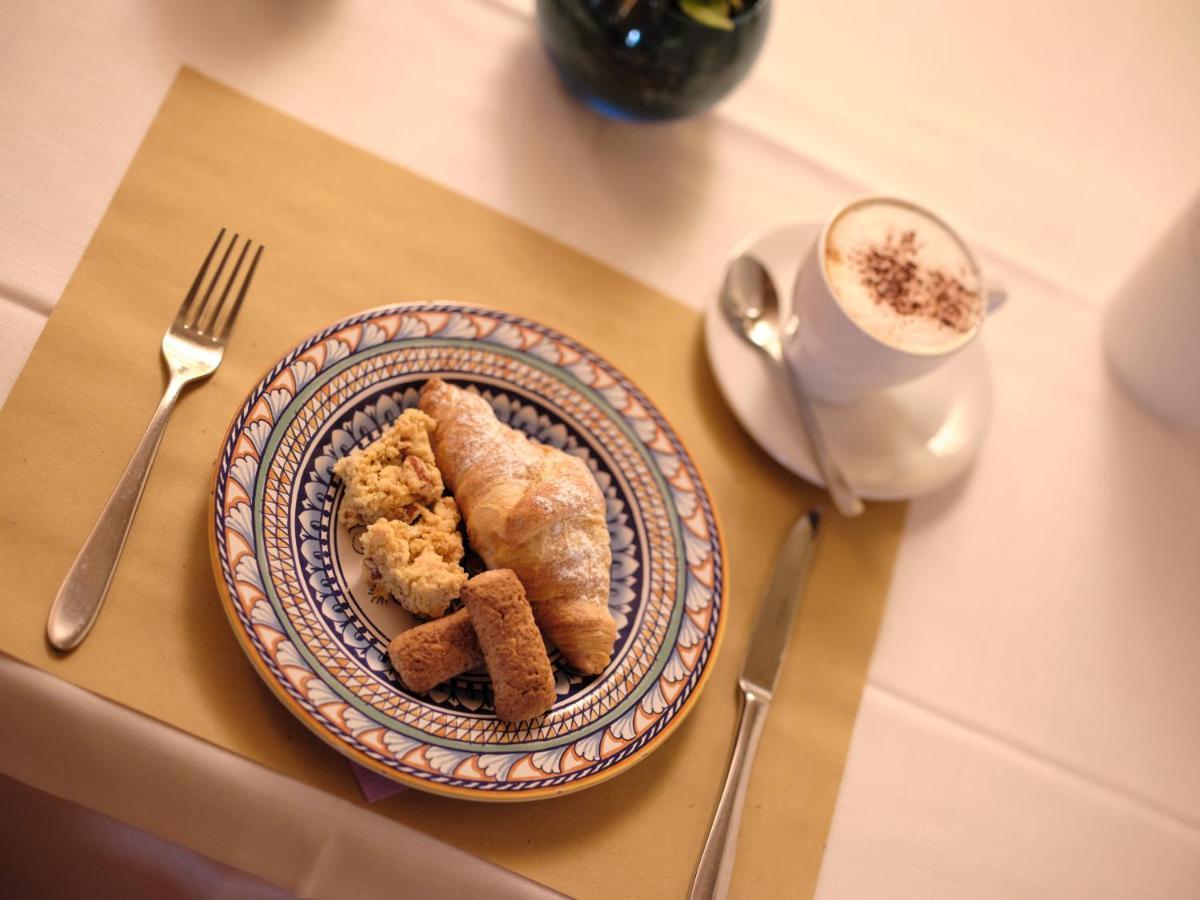 Il Glicine B&B Ristorante Cazzago San Martino Bagian luar foto