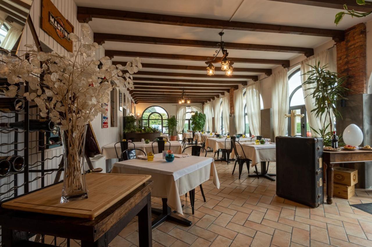 Il Glicine B&B Ristorante Cazzago San Martino Bagian luar foto