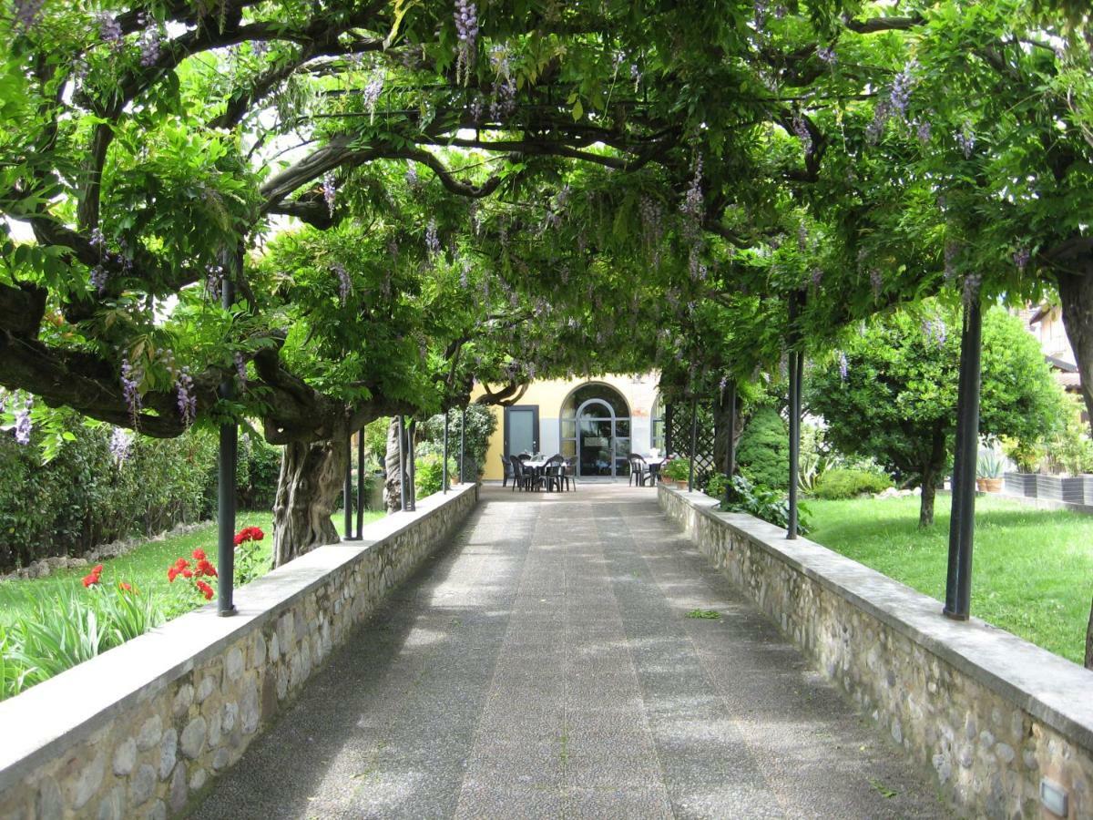 Il Glicine B&B Ristorante Cazzago San Martino Bagian luar foto